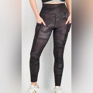 Women Sportswear Fit Camouflage Training Leggings NWT